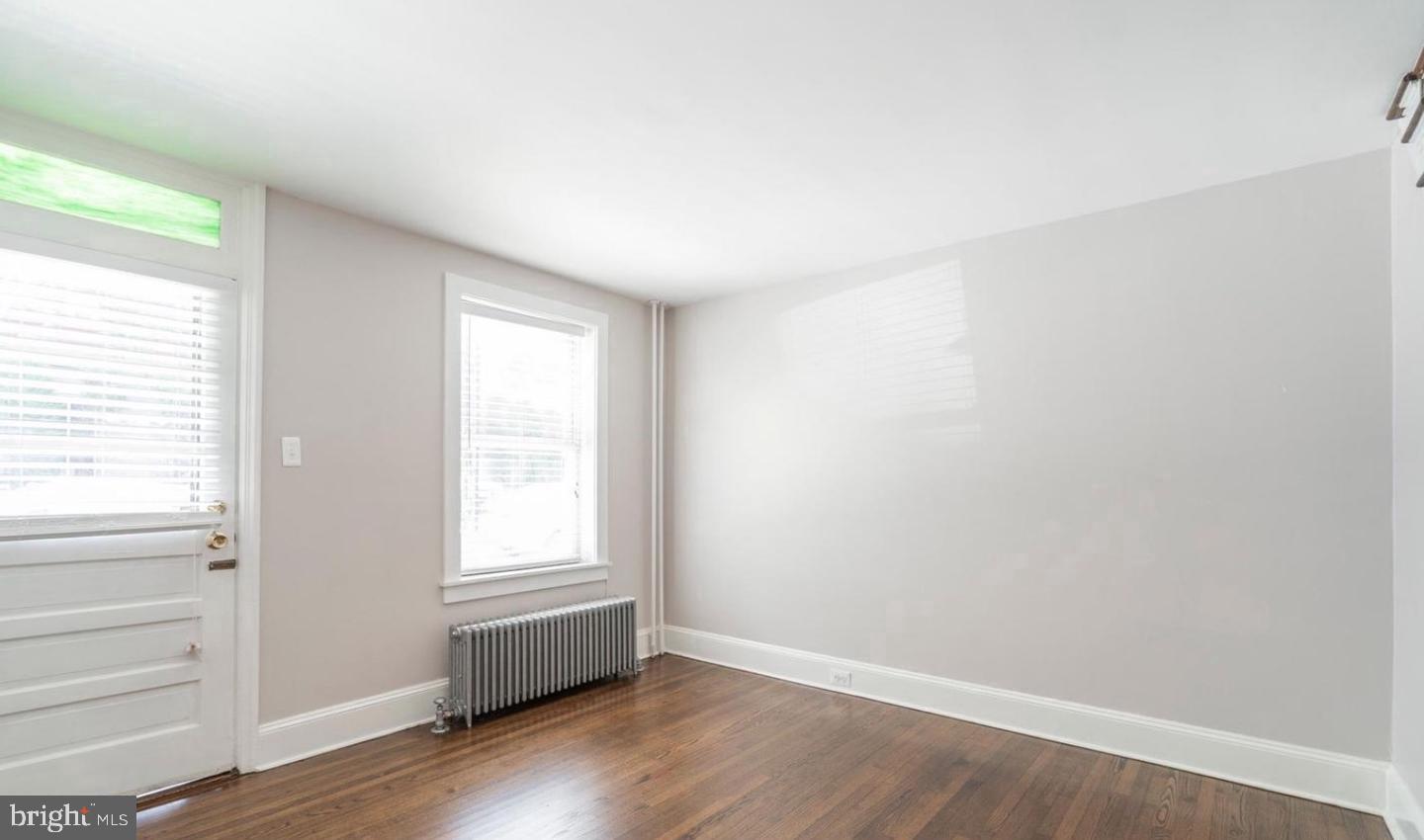 34 Maple Street Conshohocken, PA 19428 - Photo 2 of 35 Living Room