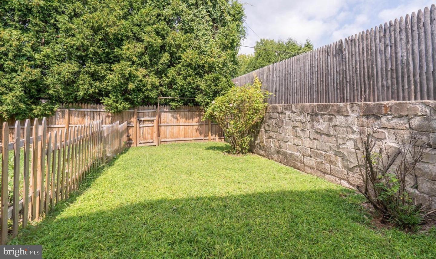 34 Maple Street Conshohocken, PA 19428 - Photo 32 of 35 Backyard