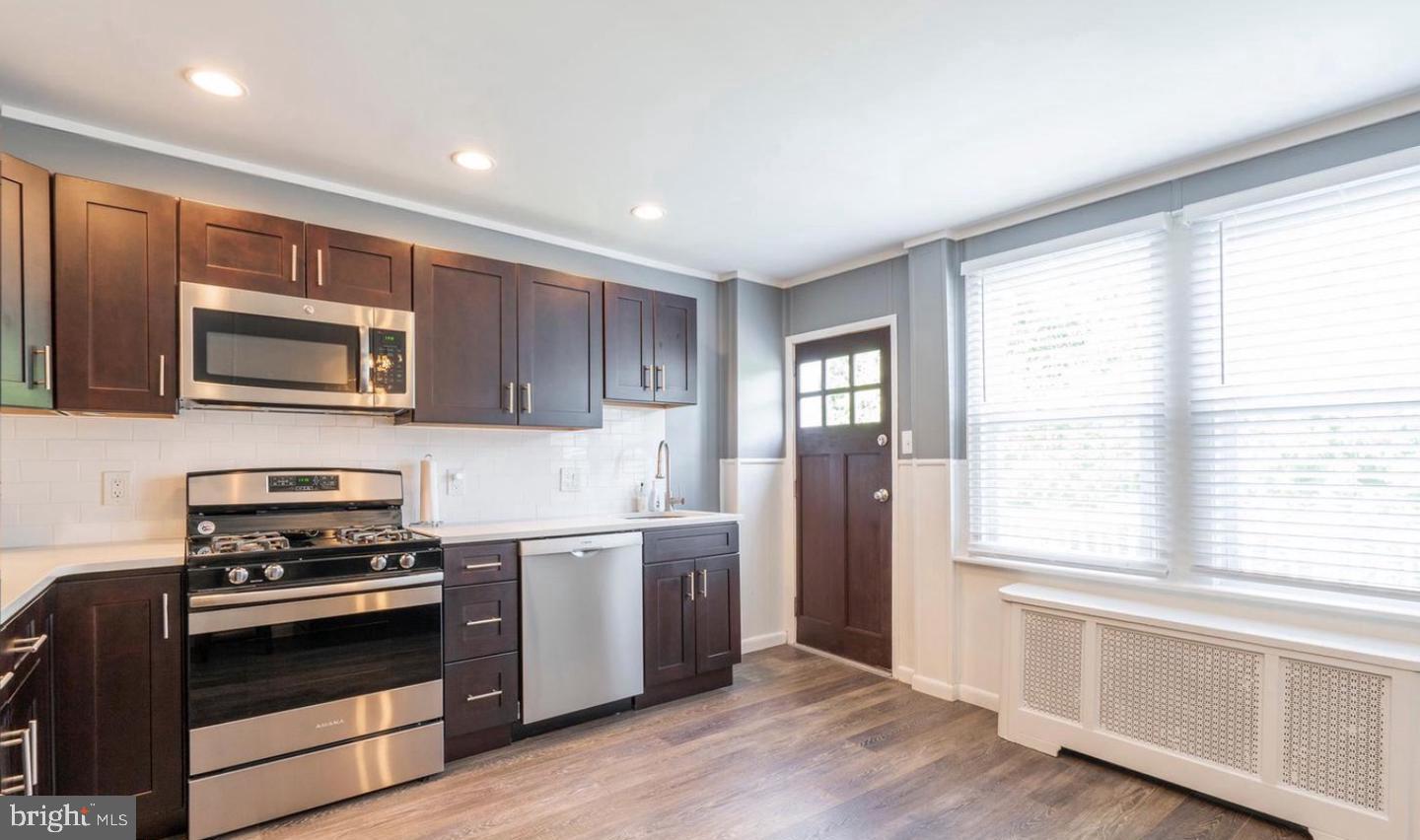 34 Maple Street Conshohocken, PA 19428 - Photo 8 of 35 Eat-in Kitchen