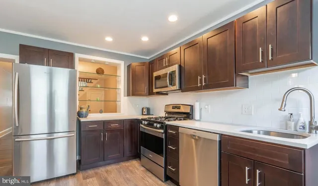 $3,000 | 34 Maple Street, Conshohocken, PA 19428