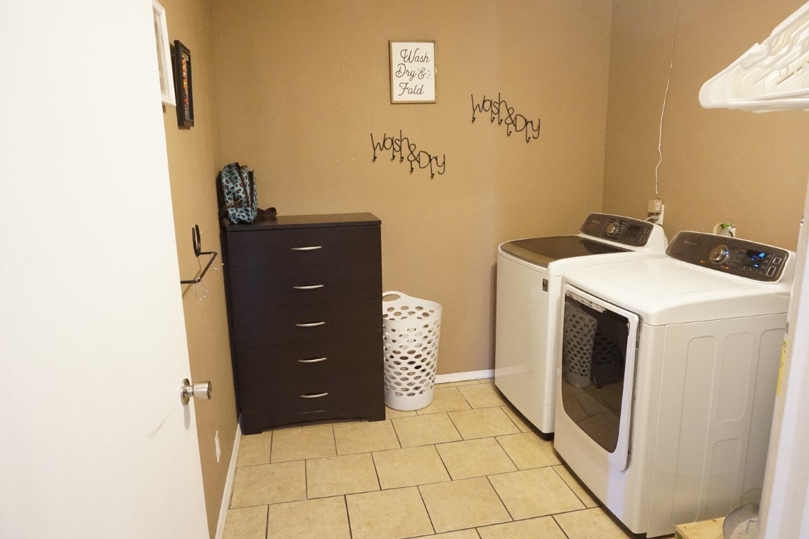 131 Cedar Street Perry, OK 73077 - Photo 14 of 27 Gallery Image 14