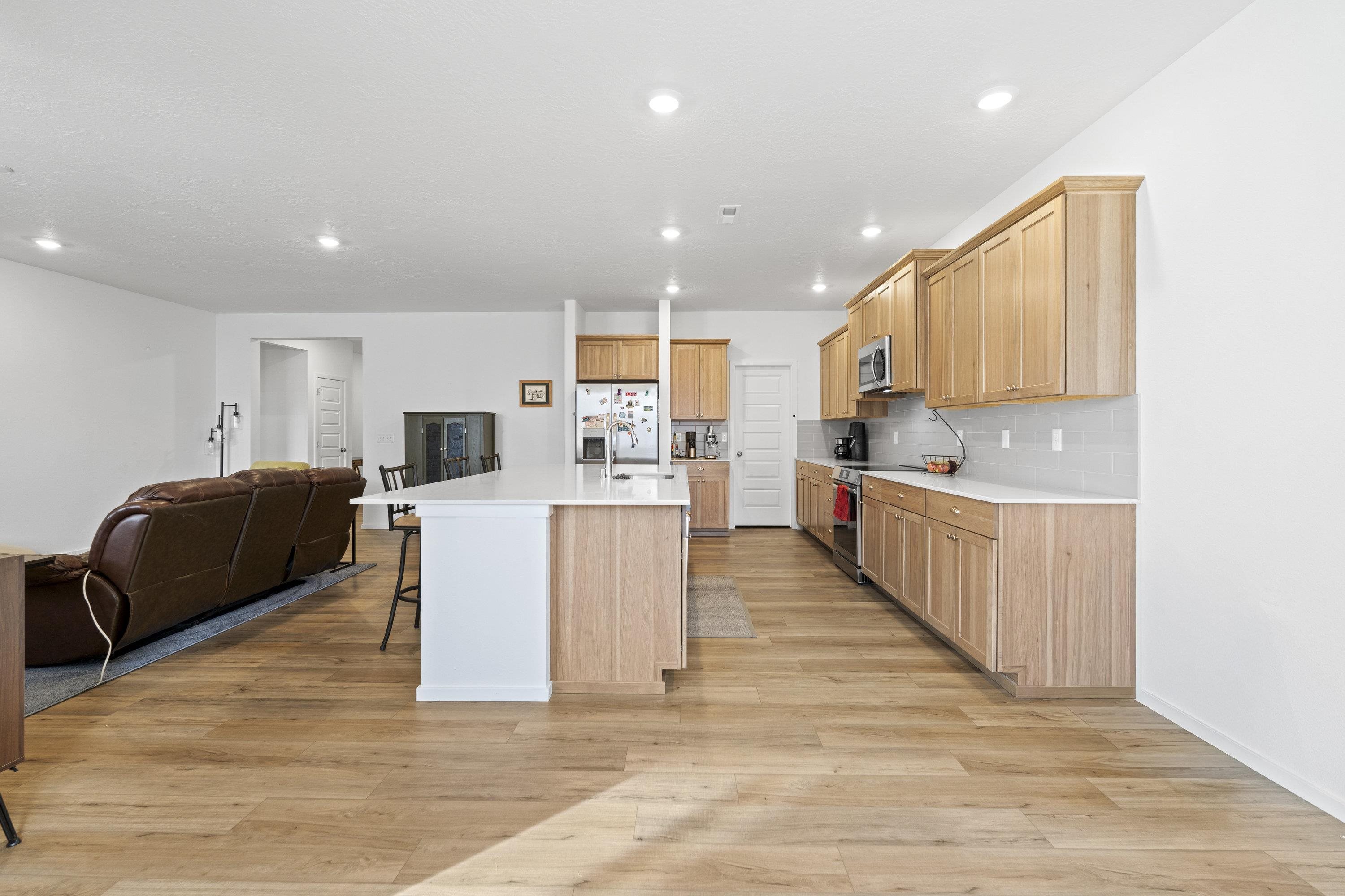 10813 North Beaverhead Road Spokane, WA 99208 - Photo 16 of 37