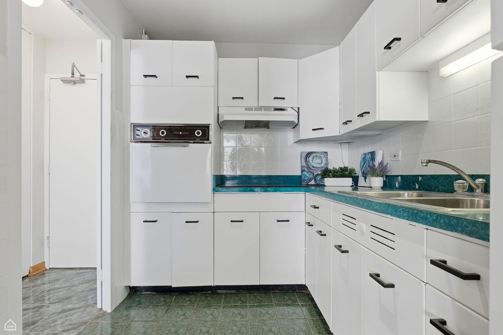 6301 North Sheridan Road, Unit 18P Chicago, IL 60660 - Photo 15 of 44 Gallery Image 15
