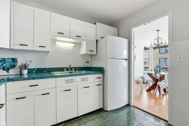 $129,000 | 6301 North Sheridan Road, Unit 18P, Chicago, IL 60660