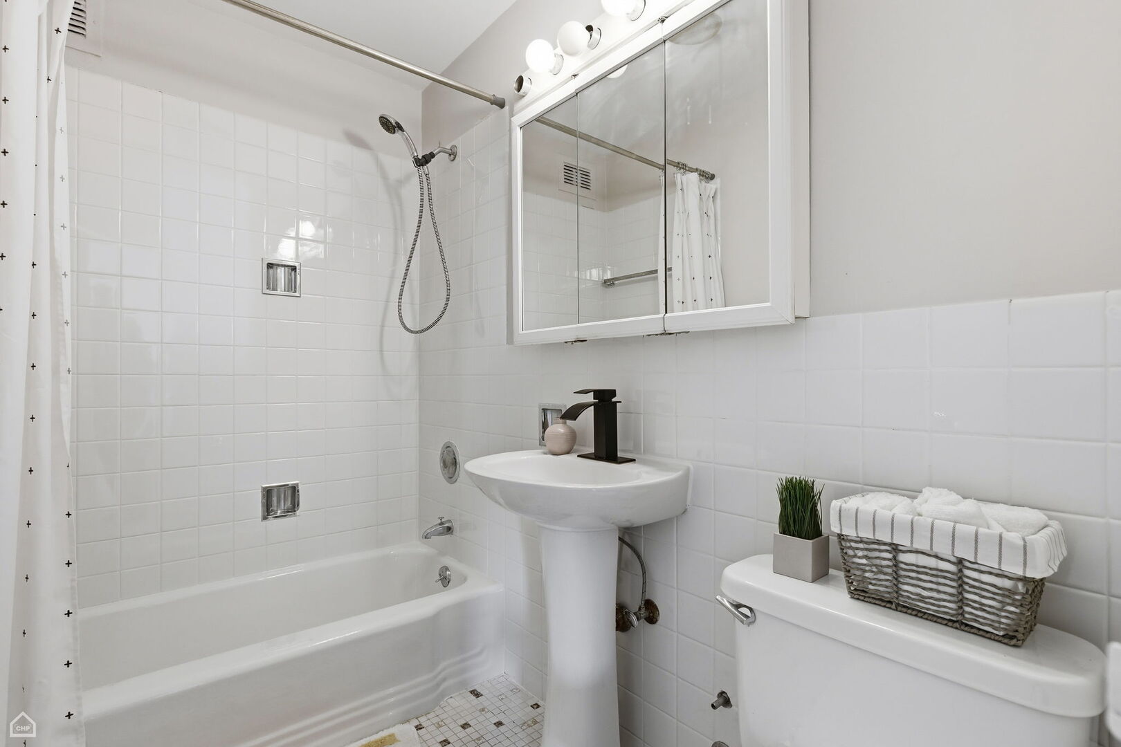 6301 North Sheridan Road, Unit 18P Chicago, IL 60660 - Photo 23 of 44 Gallery Image 23