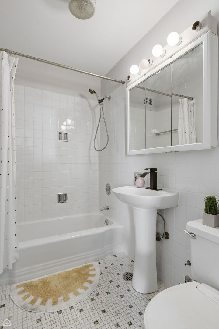 6301 North Sheridan Road, Unit 18P Chicago, IL 60660 - Photo 24 of 44 Gallery Image 24