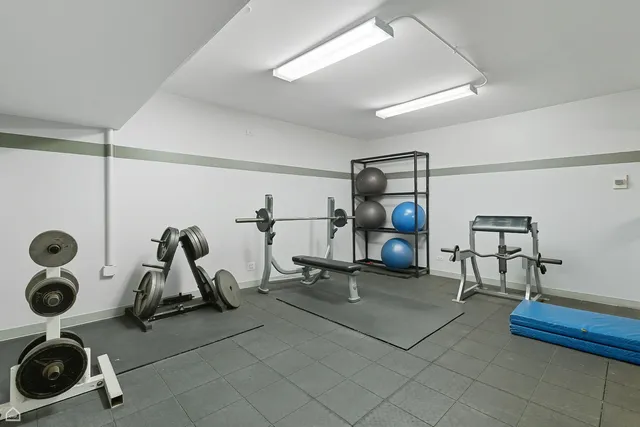 $129,000 | 6301 North Sheridan Road, Unit 18P, Chicago, IL 60660