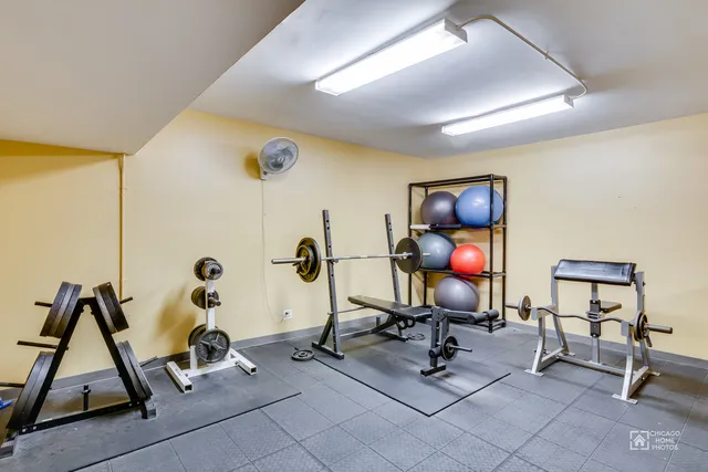 $129,000 | 6301 North Sheridan Road, Unit 18P, Chicago, IL 60660