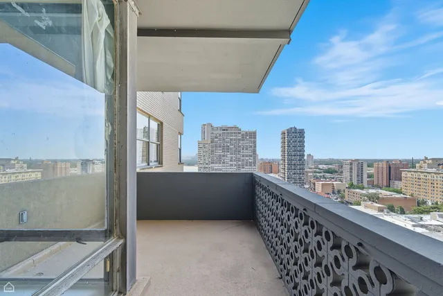 $129,000 | 6301 North Sheridan Road, Unit 18P, Chicago, IL 60660