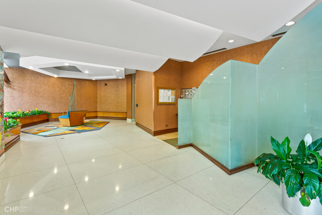 6301 North Sheridan Road, Unit 18P Chicago, IL 60660 - Photo 43 of 44 Gallery Image 43