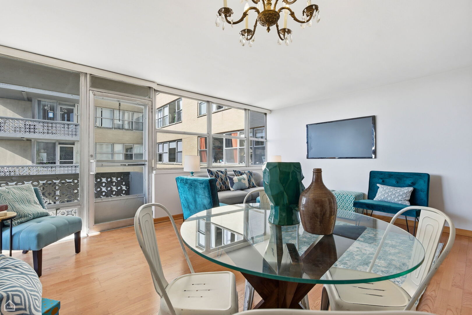 6301 North Sheridan Road, Unit 18P Chicago, IL 60660 - Photo 8 of 44 Gallery Image 8