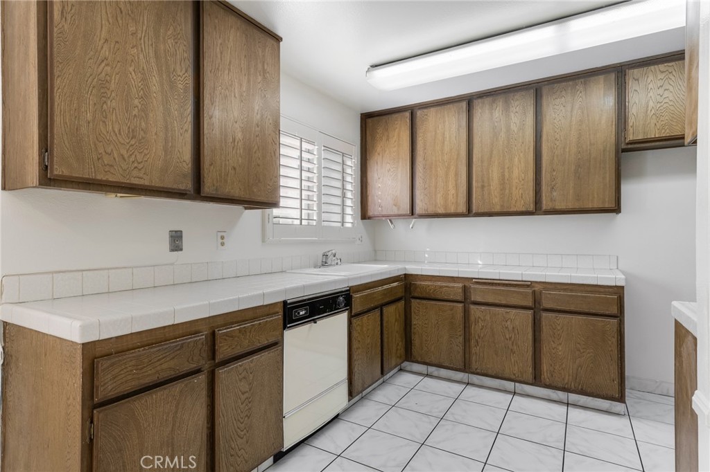 19545 Sherman Way, Unit 47 Reseda, CA 91335 - Photo 20 of 47