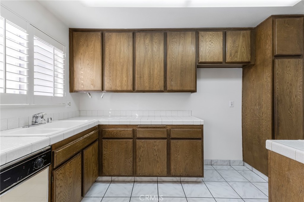 19545 Sherman Way, Unit 47 Reseda, CA 91335 - Photo 21 of 47