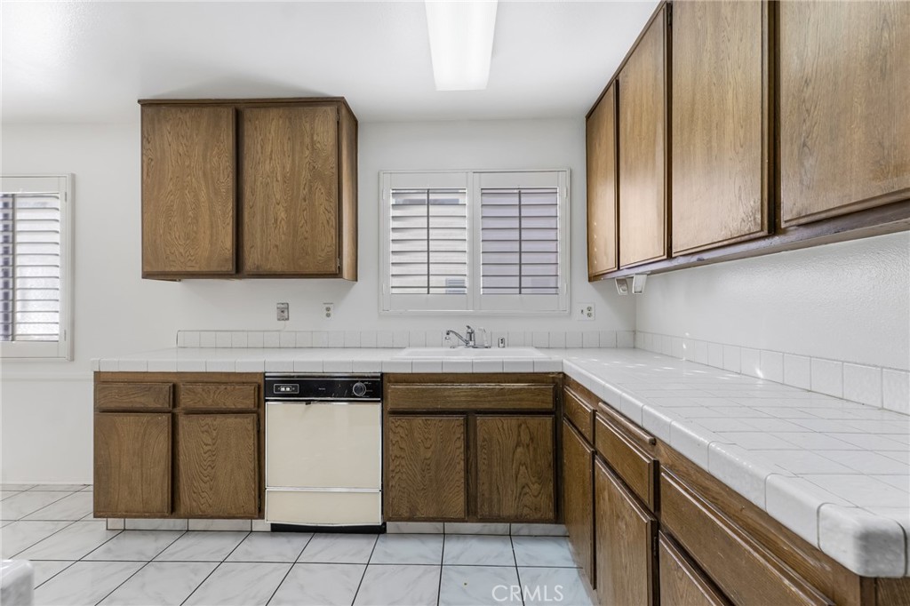 19545 Sherman Way, Unit 47 Reseda, CA 91335 - Photo 22 of 47