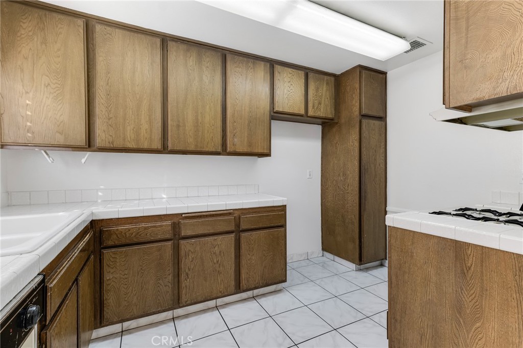 19545 Sherman Way, Unit 47 Reseda, CA 91335 - Photo 24 of 47