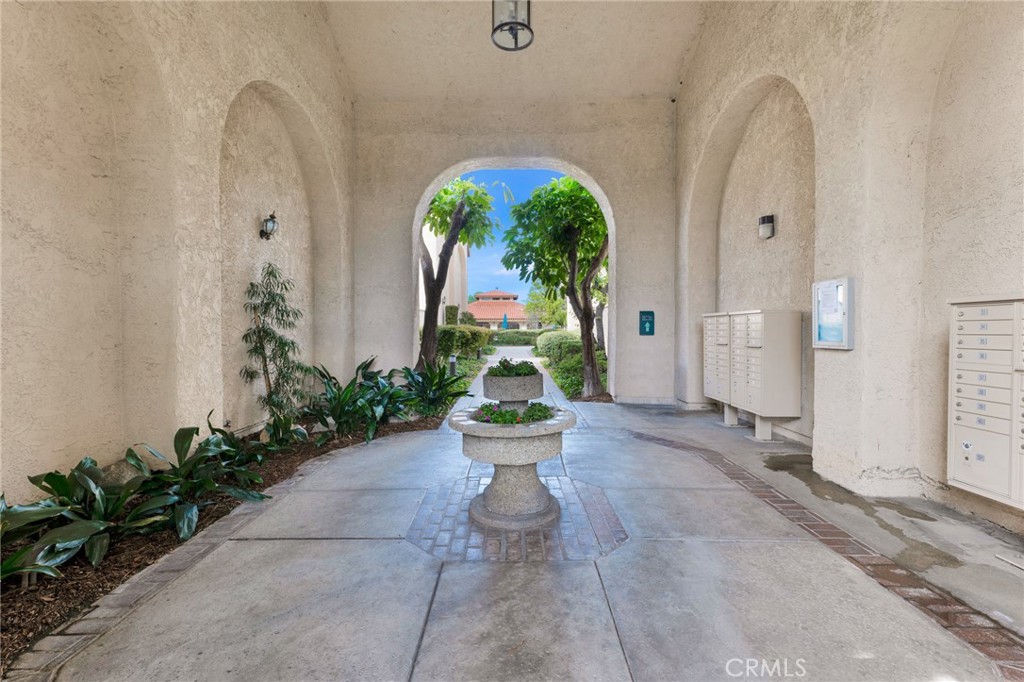 19545 Sherman Way, Unit 47 Reseda, CA 91335 - Photo 4 of 47