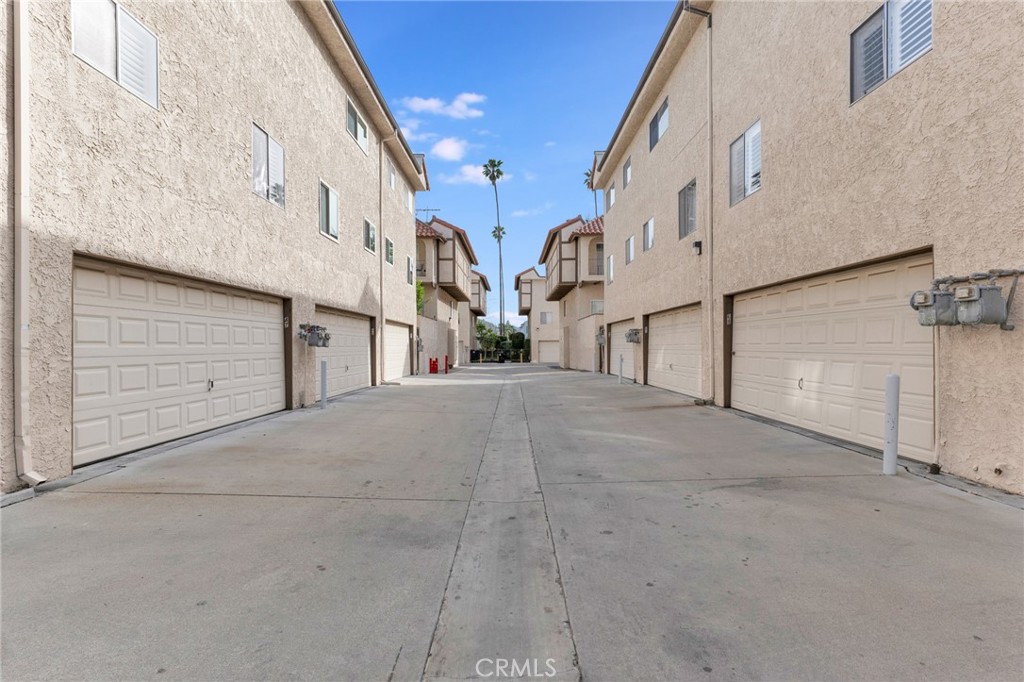 19545 Sherman Way, Unit 47 Reseda, CA 91335 - Photo 41 of 47