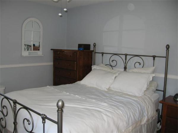 6 Lyndale Road Worcester, MA 01606 - Photo 13 of 21 a bedroom with a bed and a dresser
