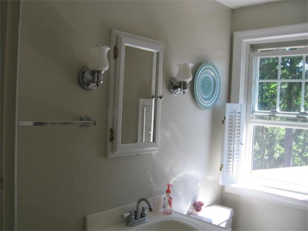 6 Lyndale Road Worcester, MA 01606 - Photo 16 of 21 a bathroom with a sink and a mirror