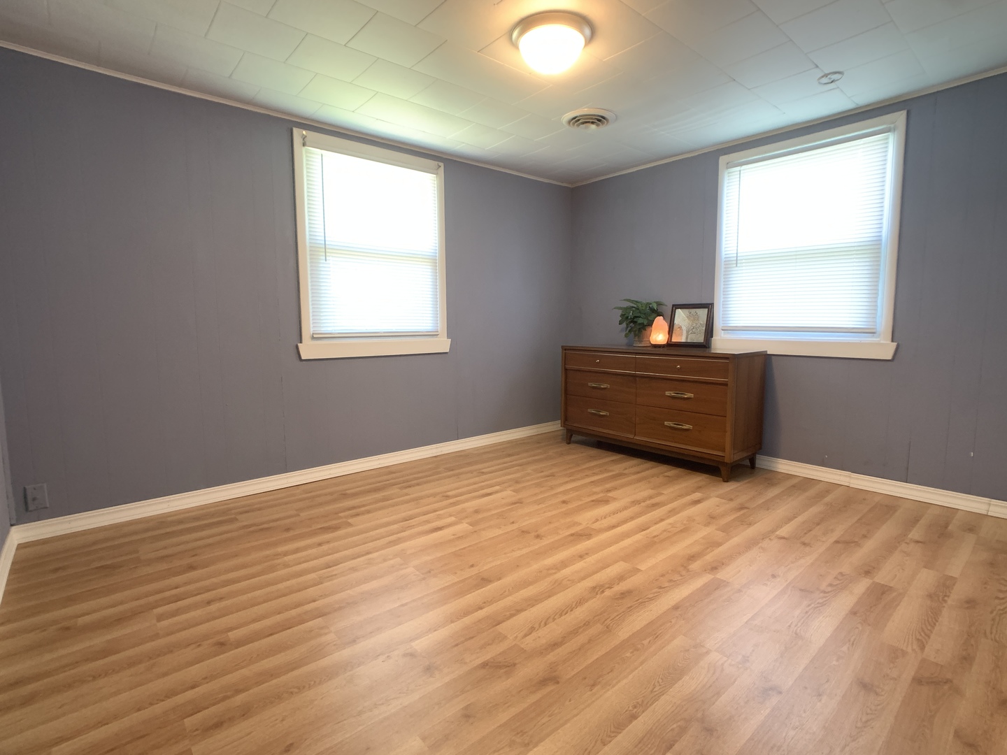 205 West 7th Street Spring Valley, IL 61362 - Photo 30 of 34 a room with a bed and window
