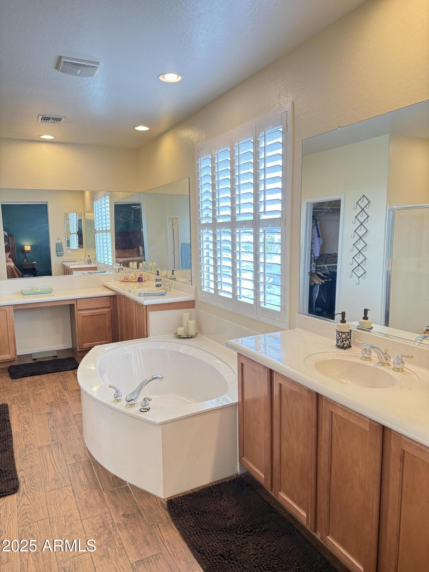 2245 West Clearview Trail Phoenix, AZ 85086 - Photo 45 of 76 Primary Bathroom