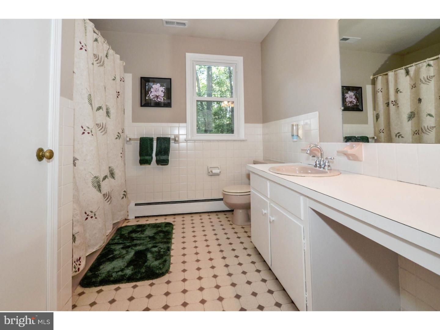 3057 Yorkshire Road Doylestown, PA 18902 - Photo 21 of 25 Bathroom