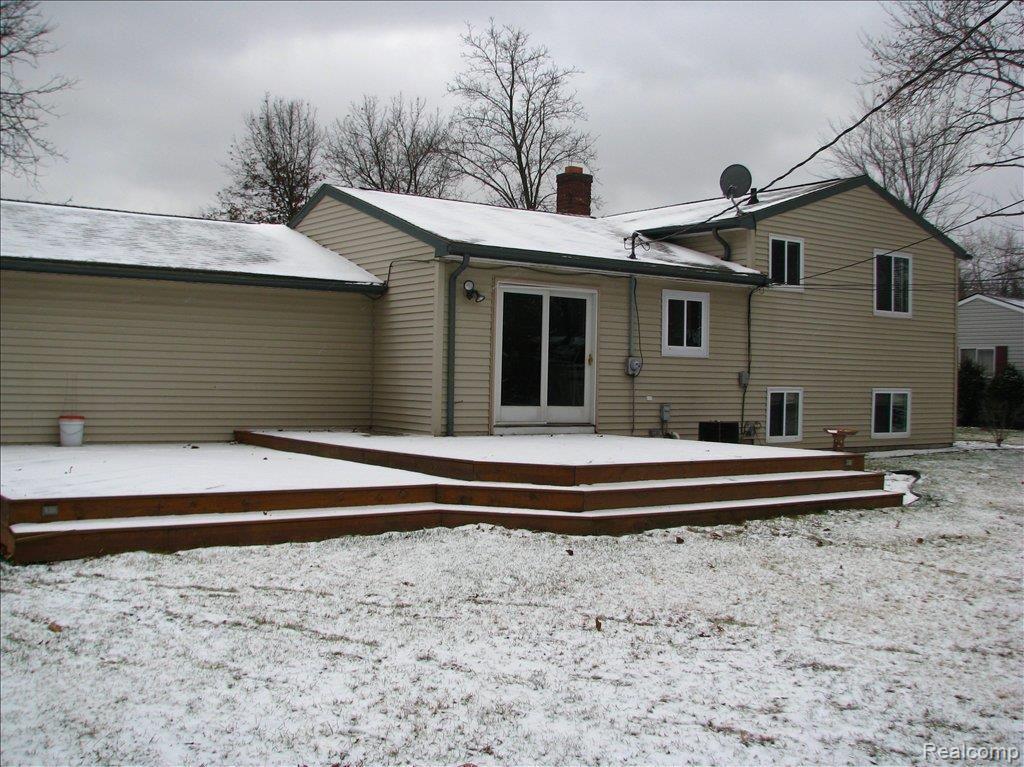2916 Potter Road Wixom, MI 48393 - Photo 11 of 12 Rear