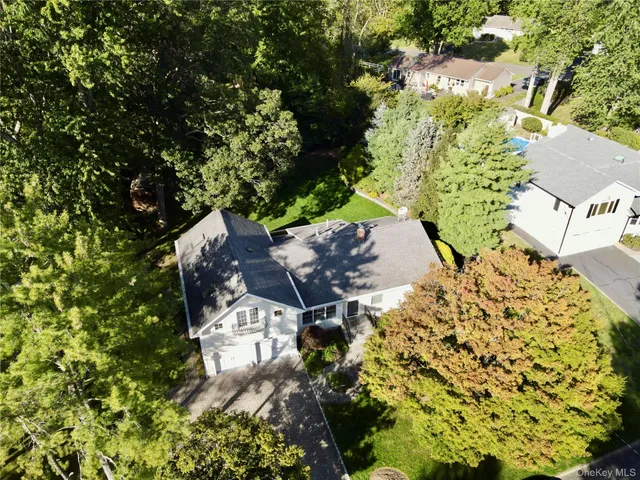 $1,129,000 | 4 Iroquois Avenue, Palisades, NY 10964