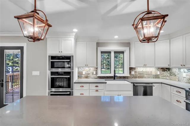 $1,129,000 | 4 Iroquois Avenue, Palisades, NY 10964