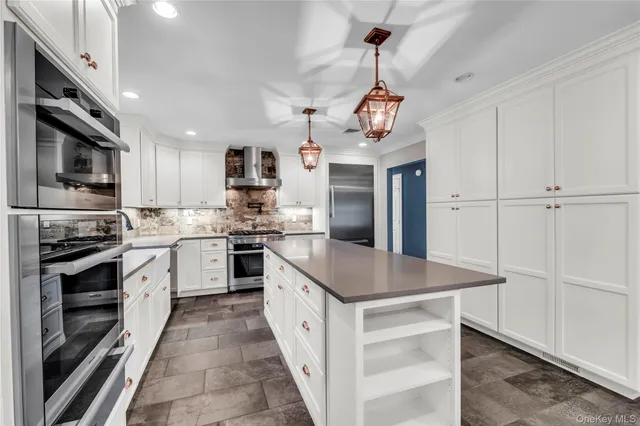 $1,129,000 | 4 Iroquois Avenue, Palisades, NY 10964