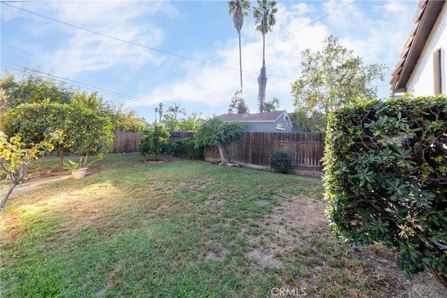 a view of backyard of house