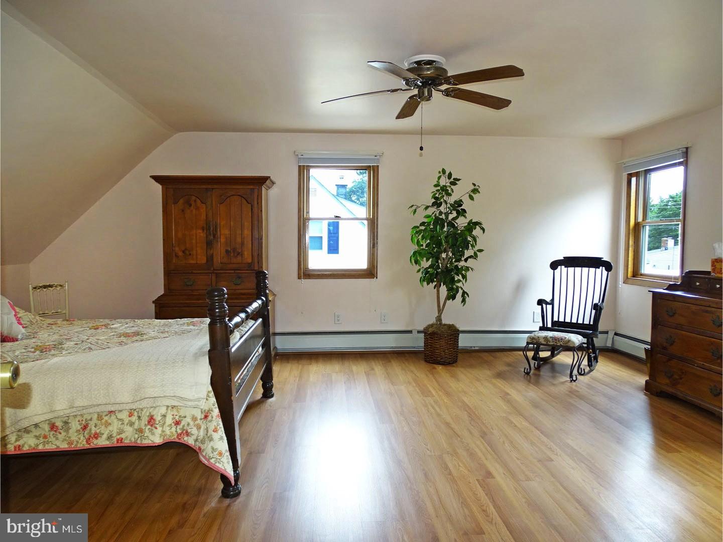 15 Quakeroak Road Levittown, PA 19057 - Photo 20 of 25 Bedroom 3