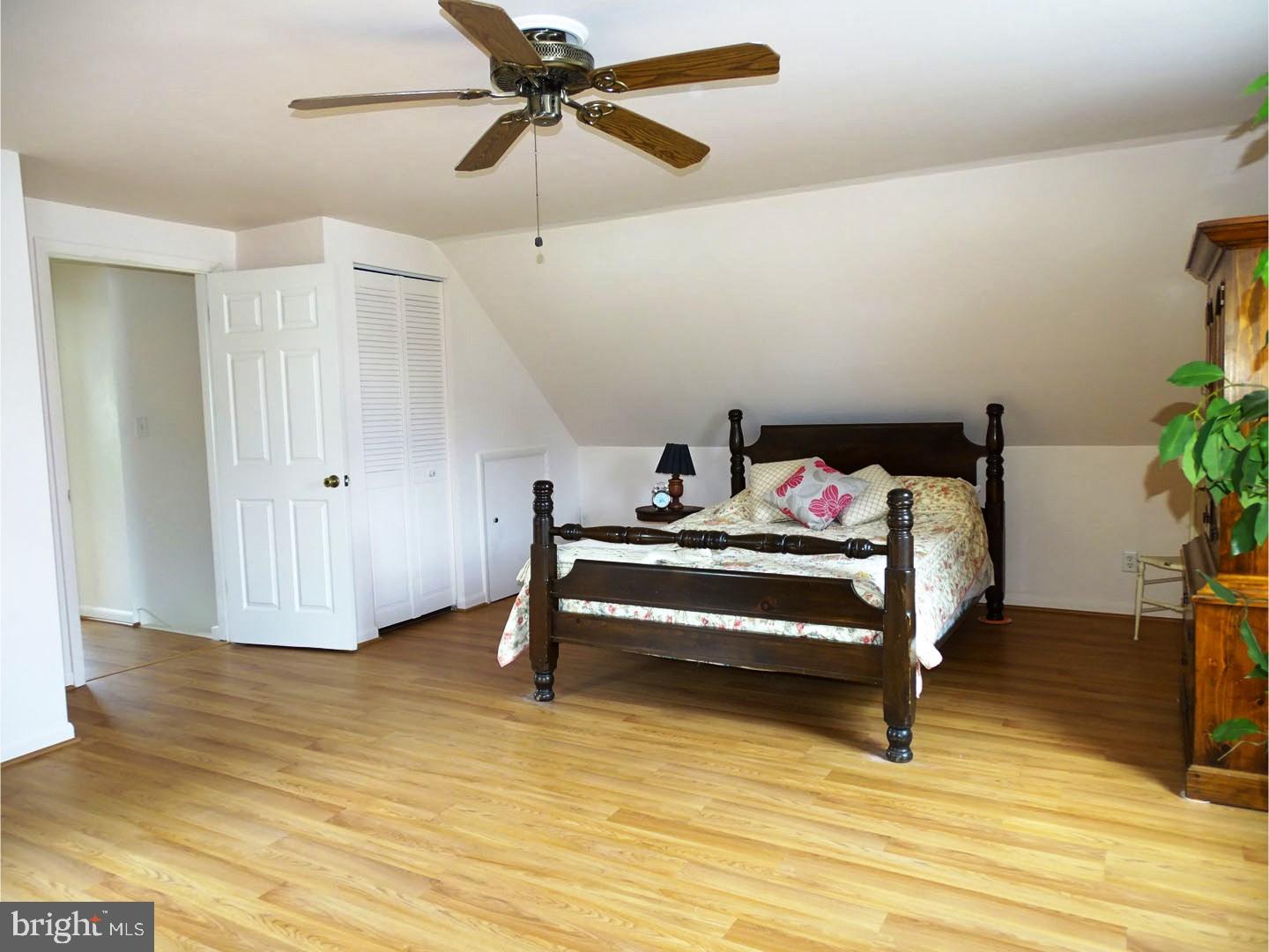 15 Quakeroak Road Levittown, PA 19057 - Photo 22 of 25 Bedroom 3