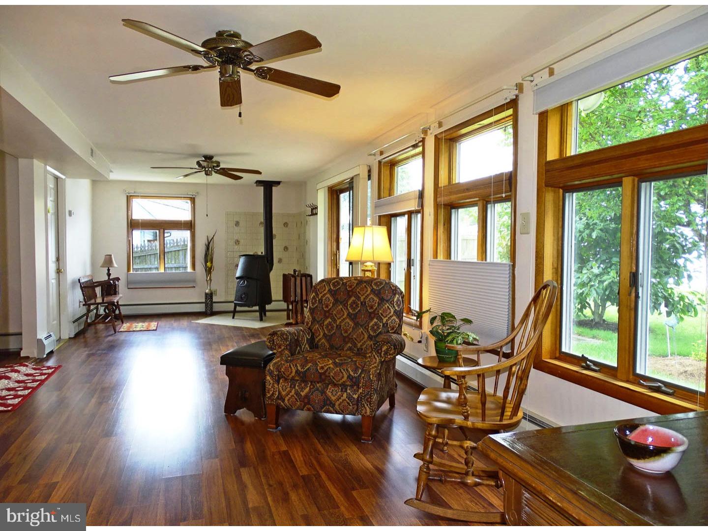 15 Quakeroak Road Levittown, PA 19057 - Photo 3 of 25 Family Room
