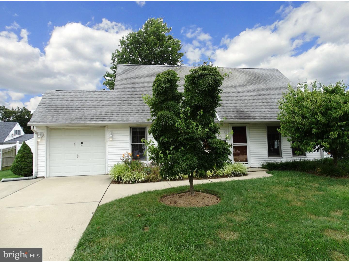 15 Quakeroak Road Levittown, PA 19057 - Photo 5 of 25 Exterior Front