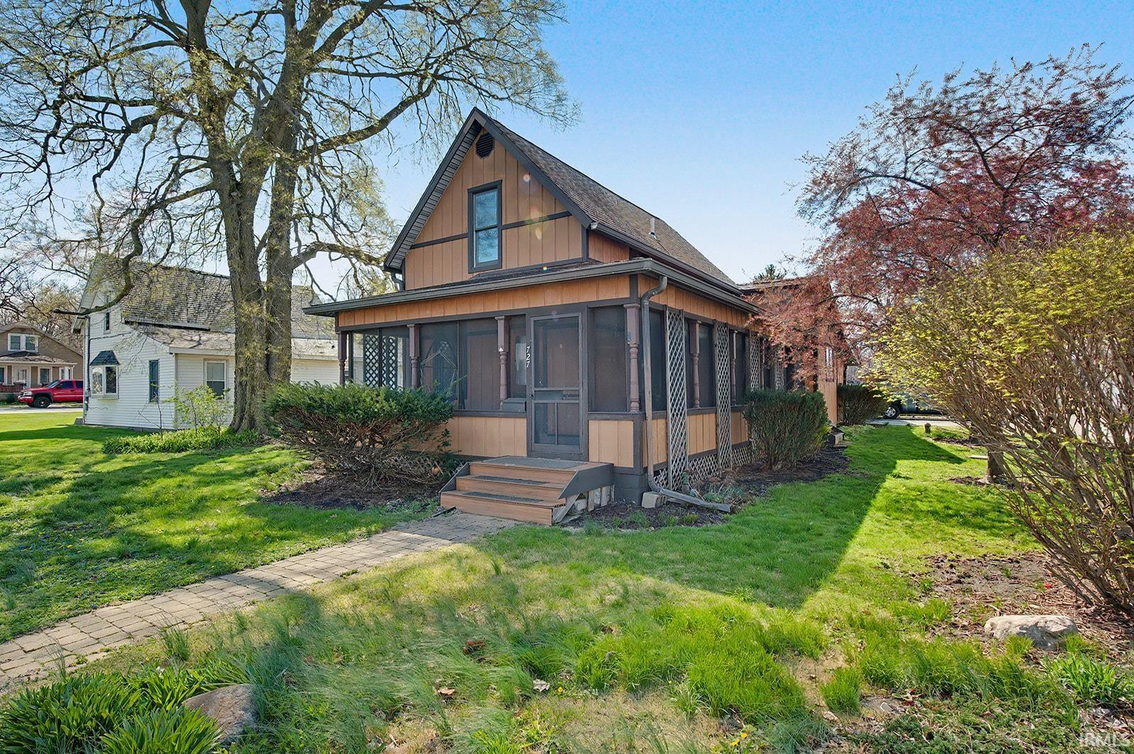 727 Main Street Dayton, IN 47941 - Photo 3 of 36