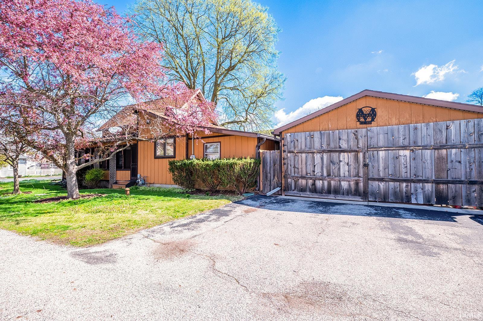 727 Main Street Dayton, IN 47941 - Photo 4 of 36