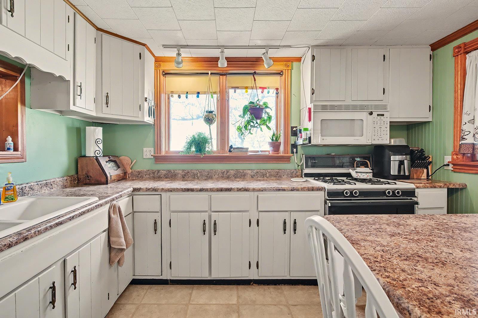 727 Main Street Dayton, IN 47941 - Photo 10 of 36