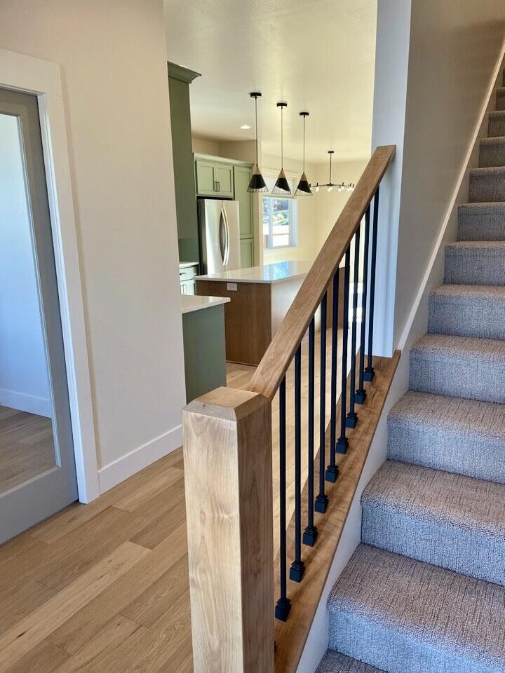 388 Randy Street Ashland, OR 97520 - Photo 14 of 30 Front Entry