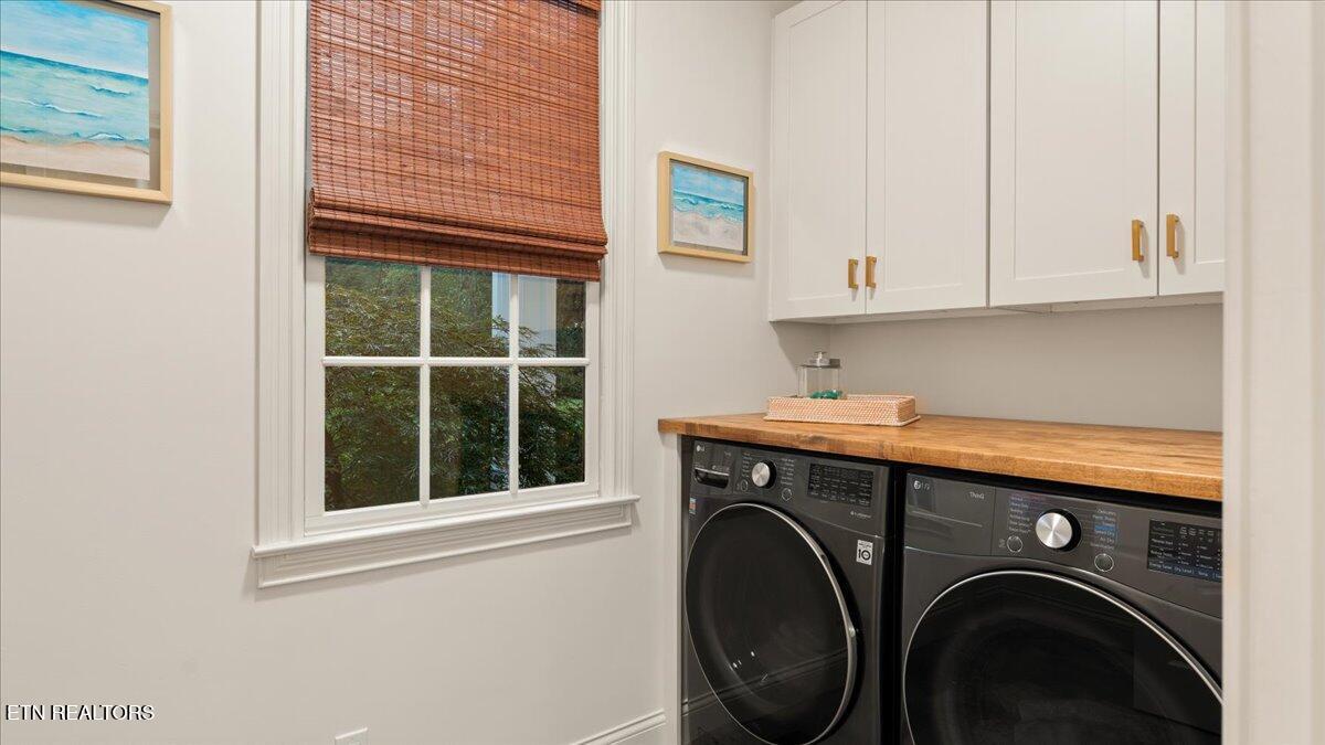 126 William Lane Oak Ridge, TN 37830 - Photo 29 of 35 30-Laundry