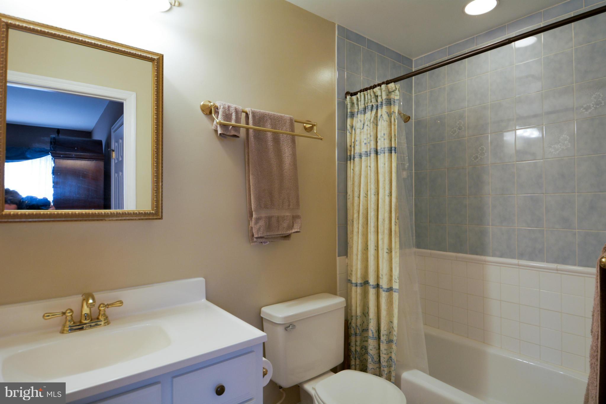7152 Sontag Way Springfield, VA 22153 - Photo 17 of 29 MASTER BATH