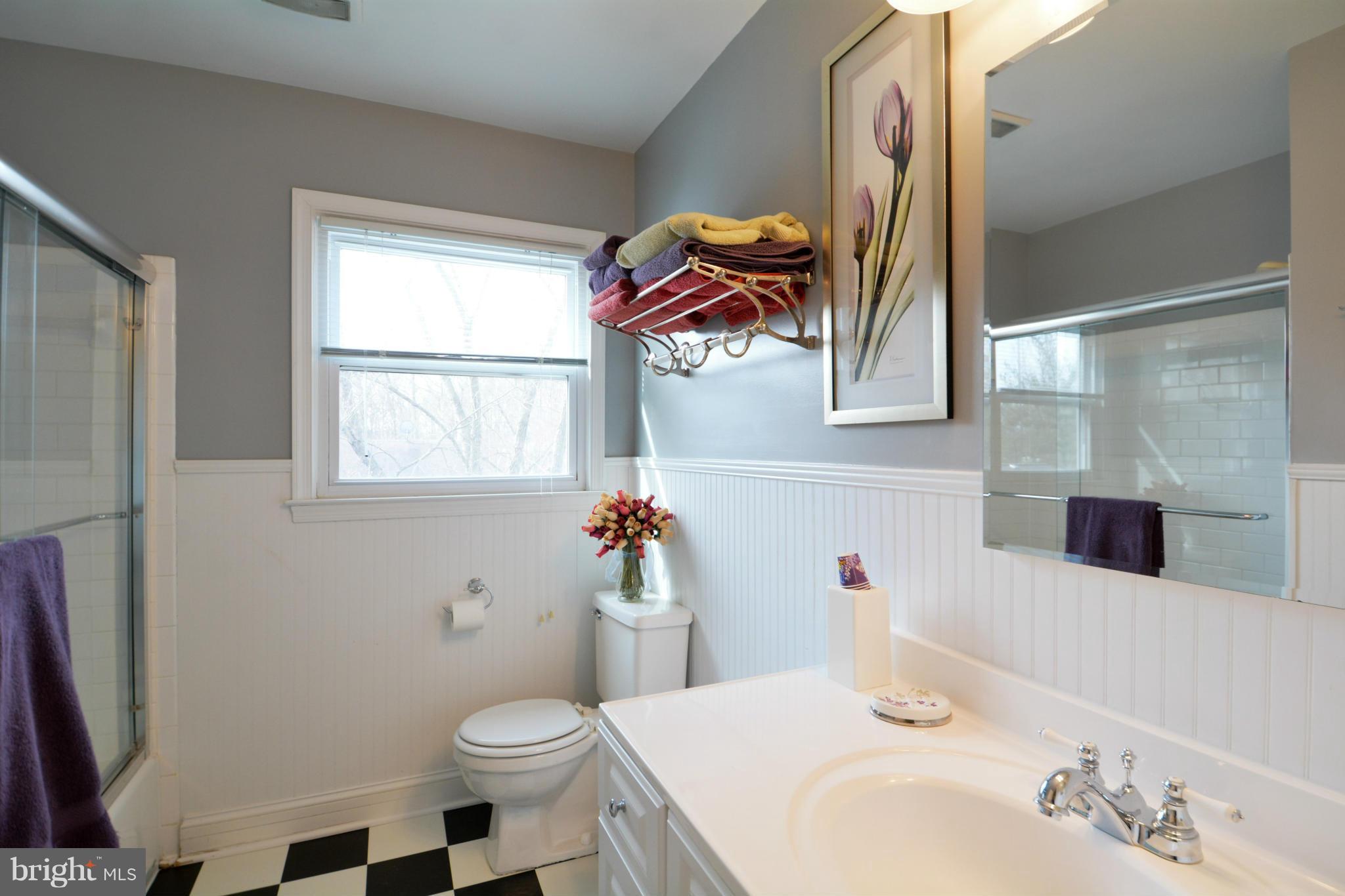 7152 Sontag Way Springfield, VA 22153 - Photo 21 of 29 HALL BATH