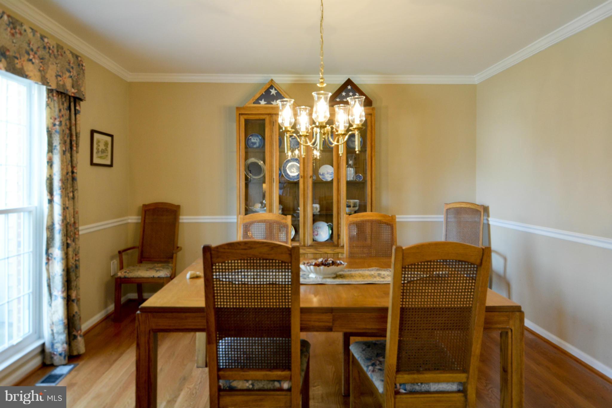 7152 Sontag Way Springfield, VA 22153 - Photo 6 of 29 DINING ROOM