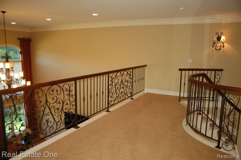 3695 Cedar Brook Drive Rochester, MI 48309 - Photo 20 of 27 upper hall.JPG