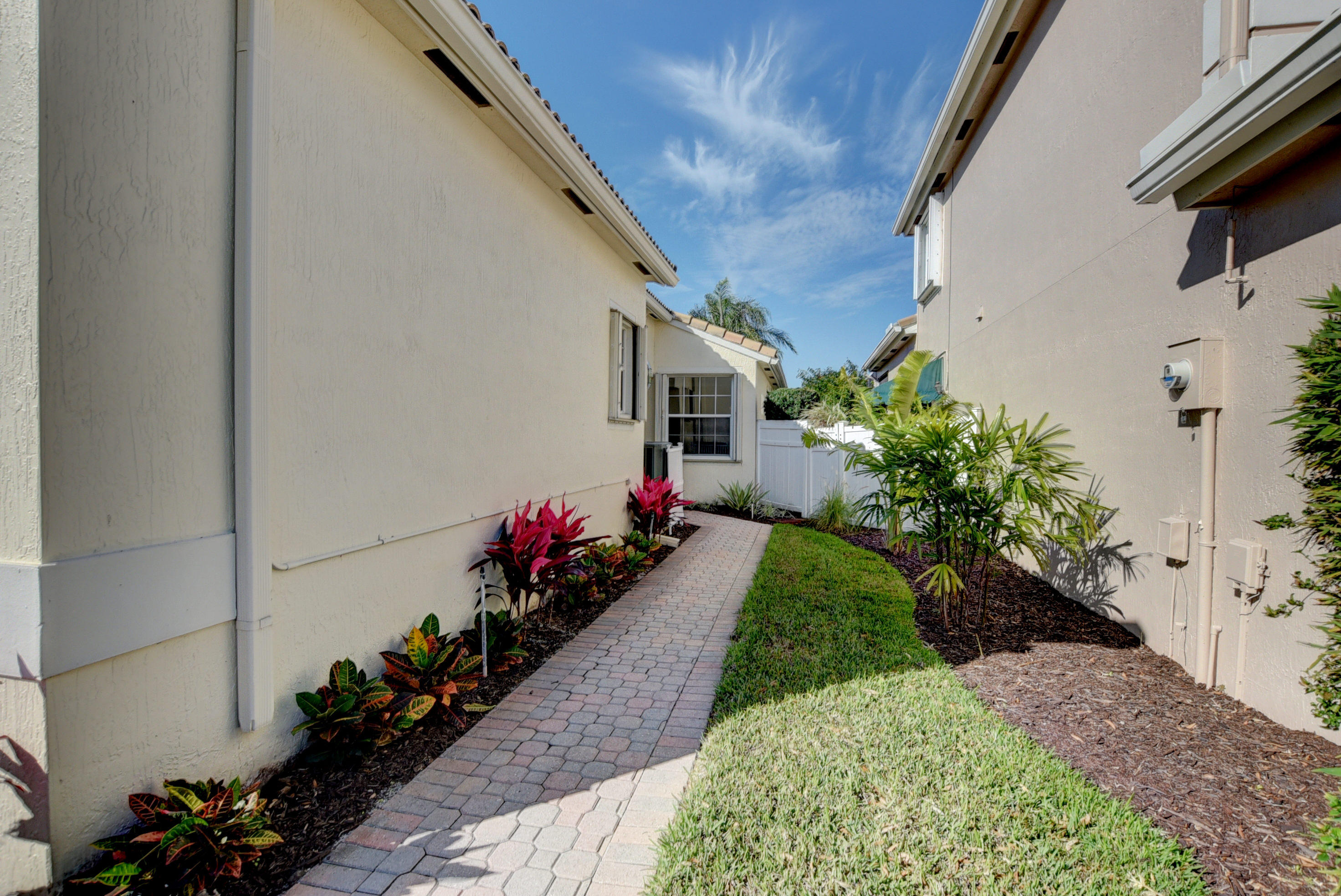 23447 Rakelle Circle Boca Raton, FL 33433 - Photo 4 of 33 04_ebf_0016and4more