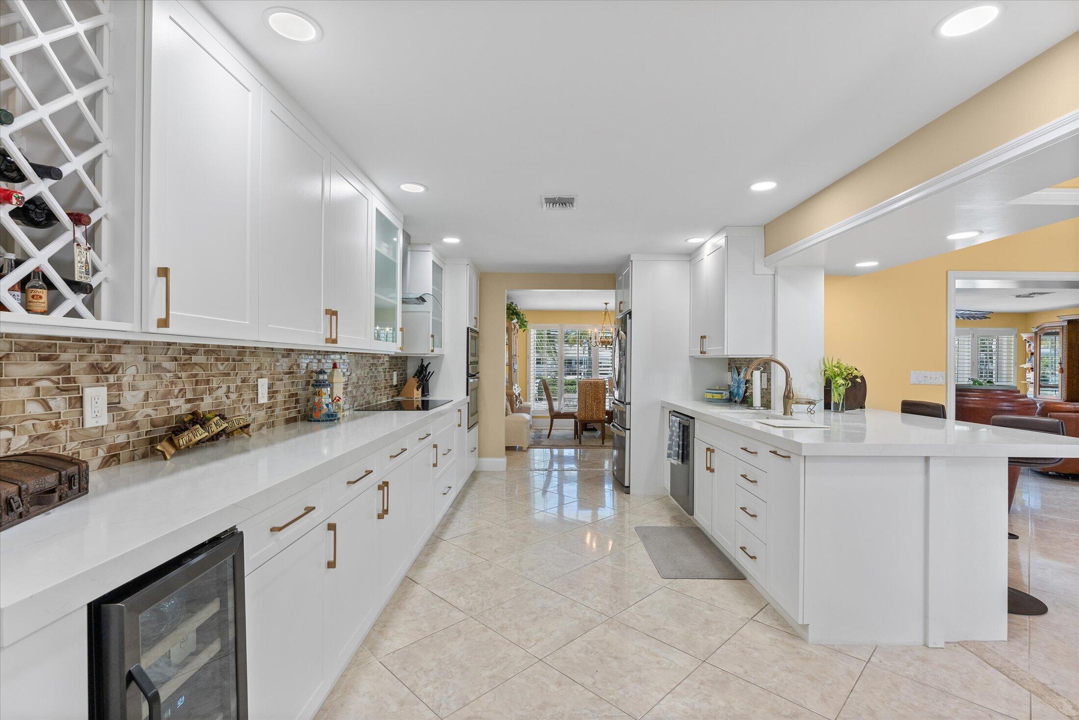2141 Northeast 29th Street Lighthouse Point, FL 33064 - Photo 14 of 53 12