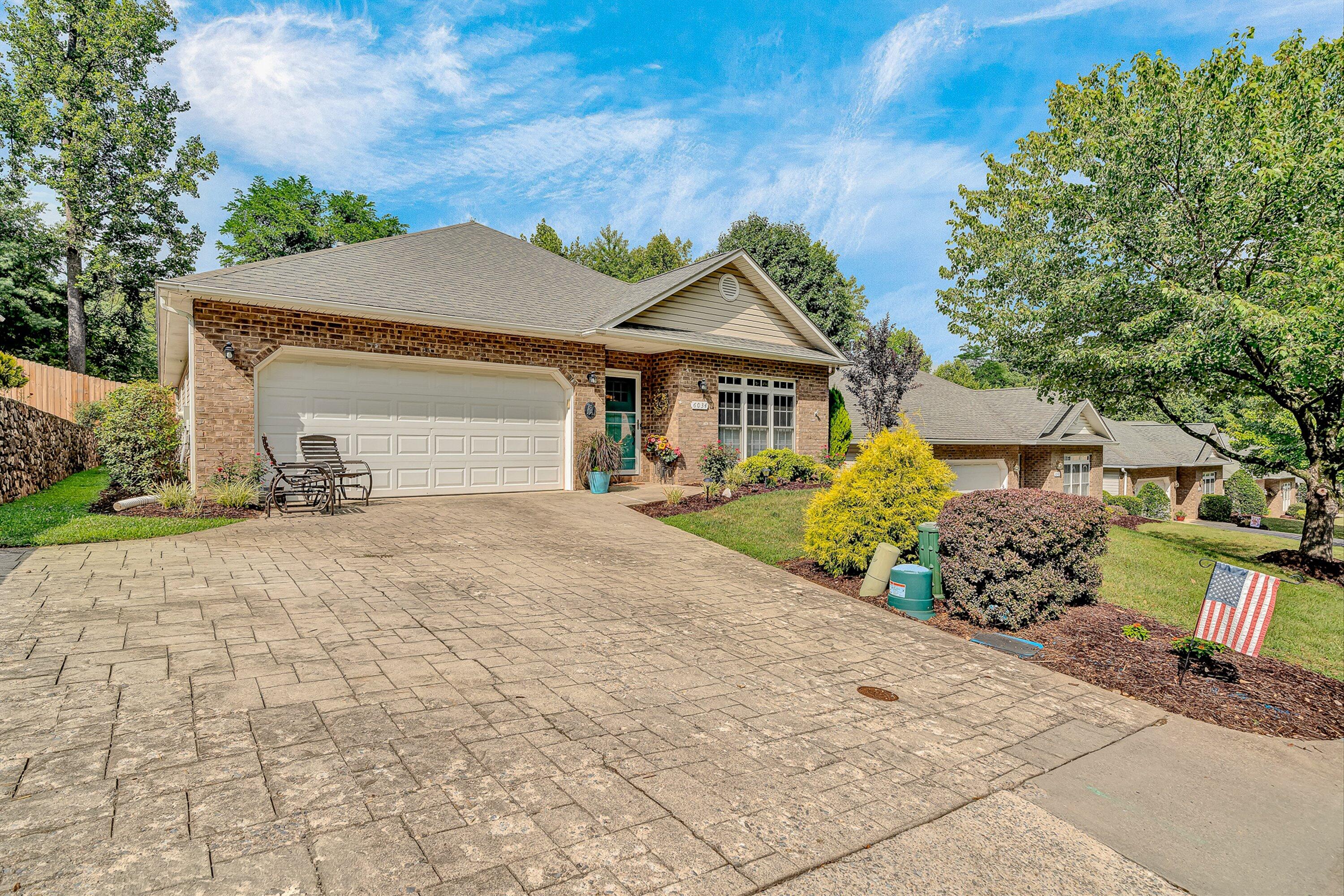 6034 Brahma Road Roanoke, VA 24018 - Photo 2 of 31 02-VM-04608