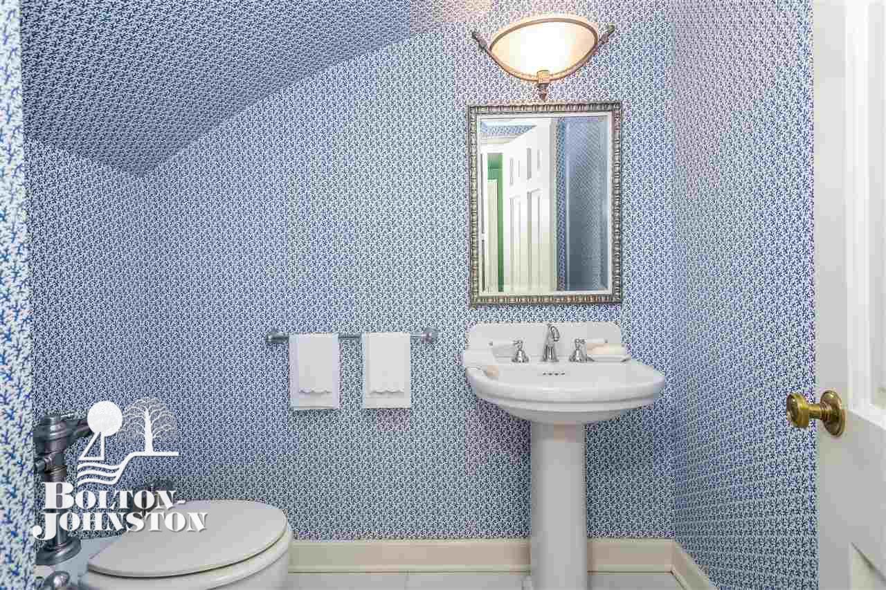 324 Provencal Road Grosse Pointe, MI 48236 - Photo 18 of 65 Powder Room