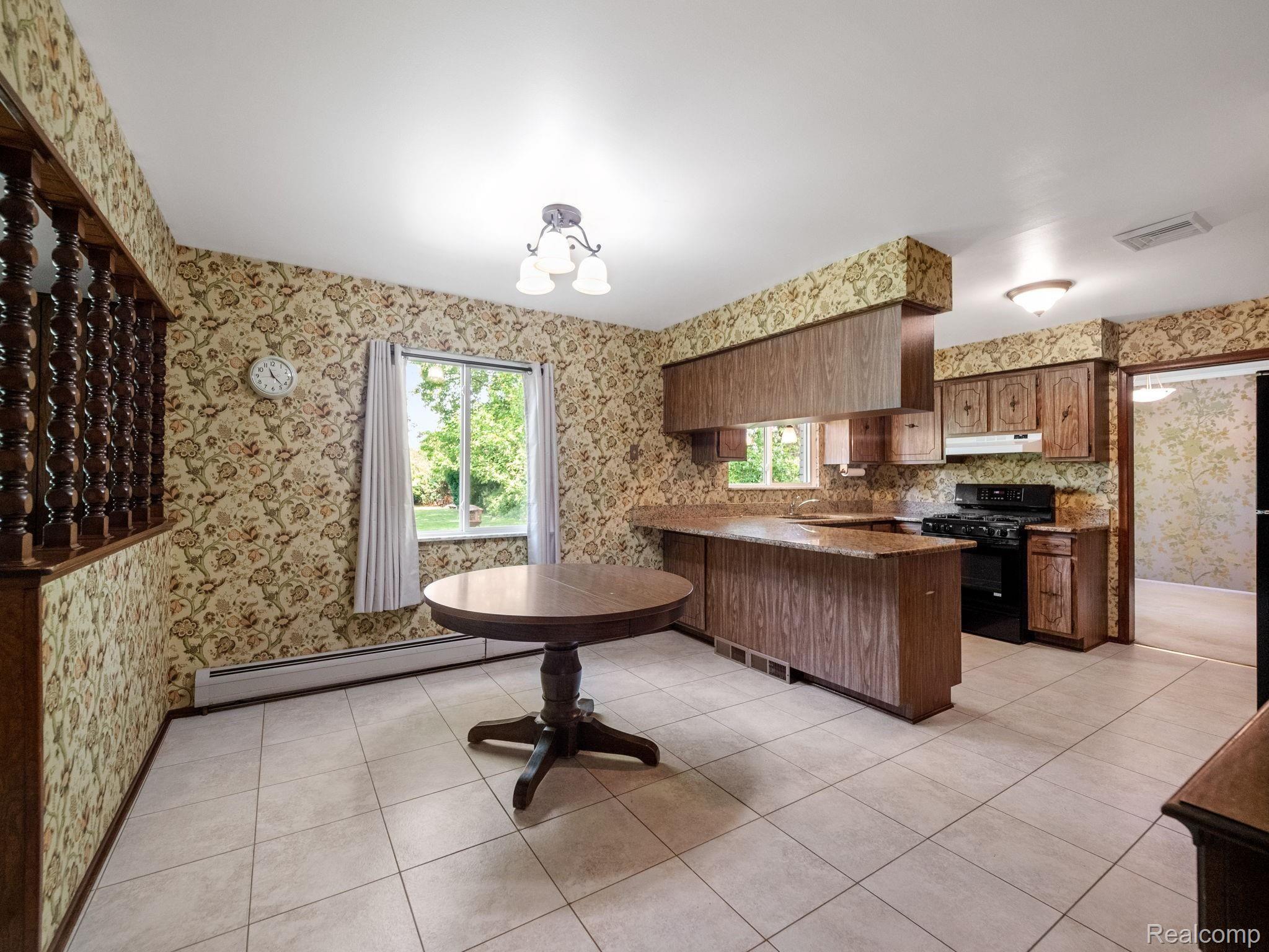26267 Burg Road Warren, MI 48089 - Photo 14 of 33 Eat-In Kitchen