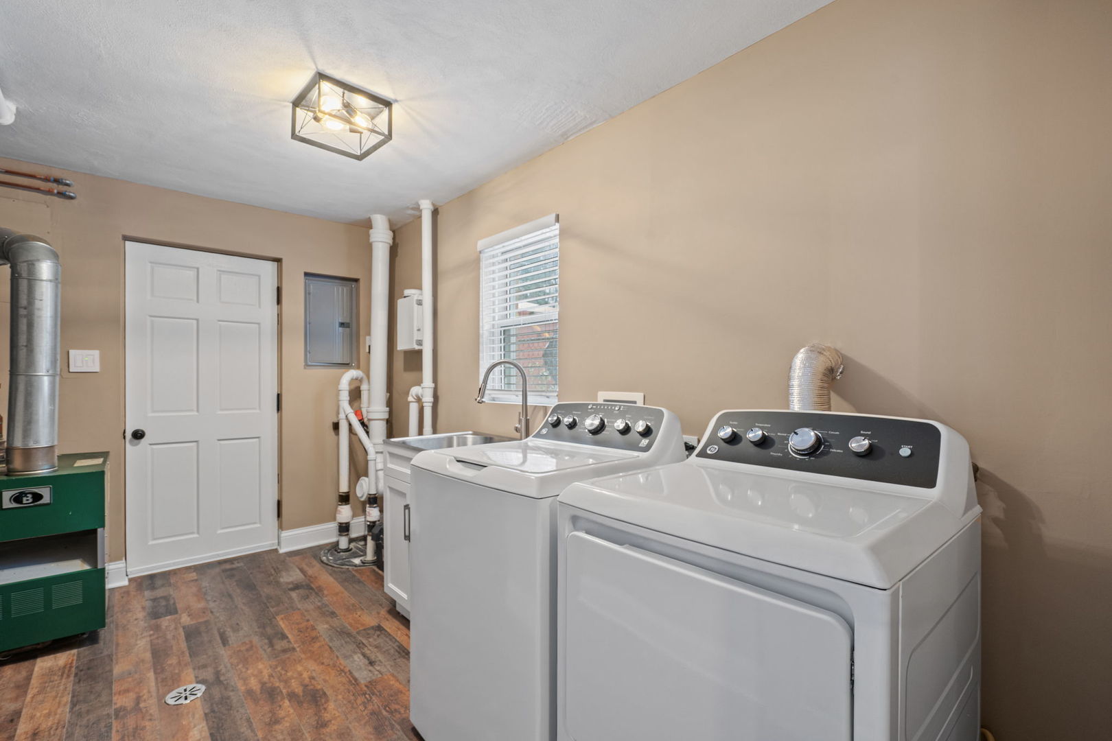 2737 Spruce Street River Grove, IL 60171 - Photo 19 of 20 a utility room with dryer and washer